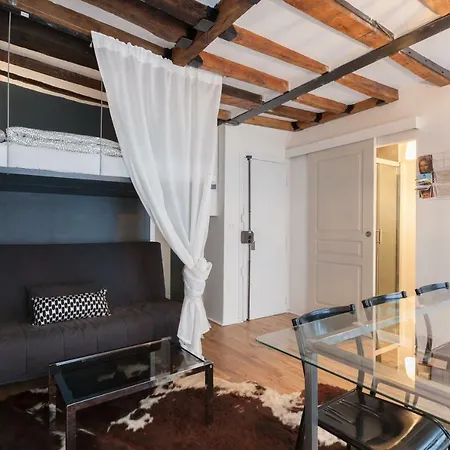 Apartment Charming 30m² Disctrict Of Batignolles *
