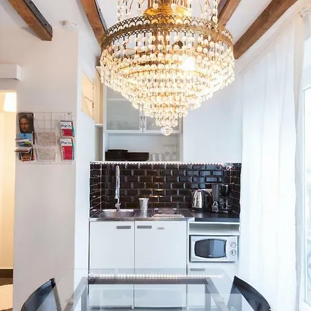 Apartment Charming 30m² Disctrict Of Batignolles