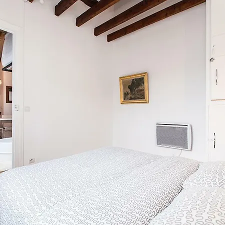 Apartment Charming 30m² Disctrict Of Batignolles