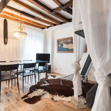 Charming 30m² Disctrict Of Batignolles Apartment
